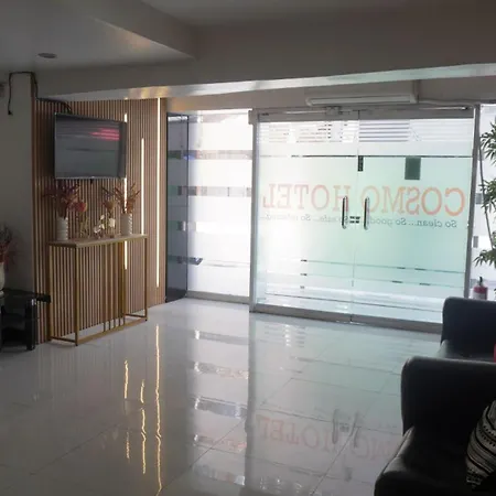 Reddoorz At Cosmo Hotel P Campa Manila