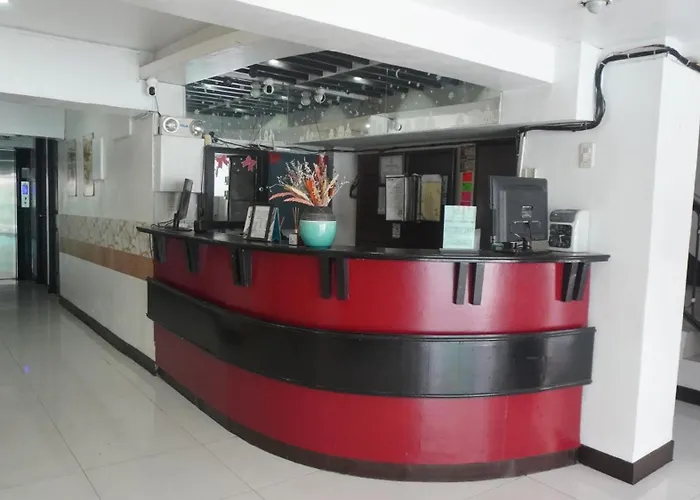 ホテル Reddoorz At Cosmo P Campa マニラ市