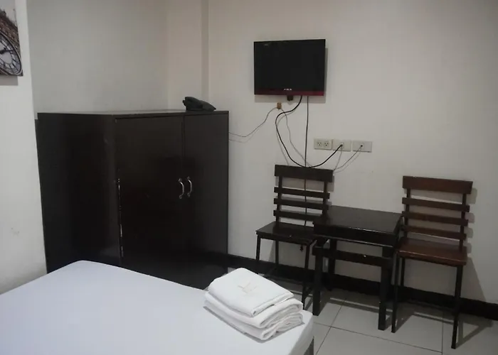 Hotel Reddoorz At Cosmo P Campa
